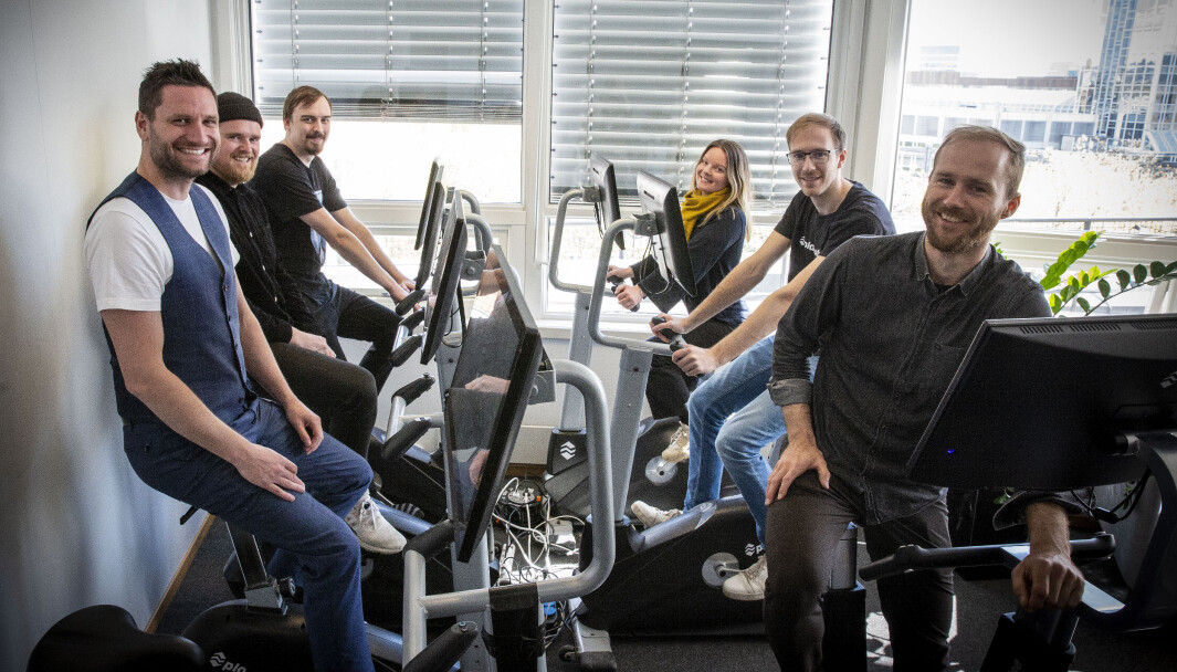Playpulse-teamet i nye lokaler på Grønland i Oslo. Fv. Kristoffer Hagen, Magnus Arnkværn, Jonas Larsen, Ingrid Garborg, Stian Weie og Erling Magnus Solheim. Selskapet skal nå satse på å levere sykler til hjemmetreningsmarkedet, og salget er allerede godt i gang. Playpulse-teamet i nye lokaler på Grønland i Oslo. Fv. Kristoffer Hagen, Magnus Arnkværn, Jonas Larsen, Ingrid Garborg, Stian Weie og Erling Magnus Solheim. Selskapet skal nå satse på å levere sykler til hjemmetreningsmarkedet, og salget er allerede godt i gang.