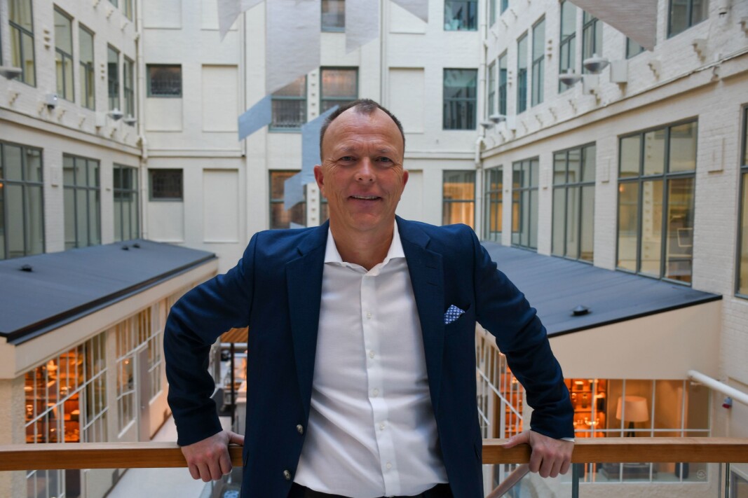 Daglig leder Nils Apeland ser lyst på at selskapet han leder, Talerlisten, tilbyr både digitale og fysiske foredrag Daglig leder Nils Apeland ser lyst på at selskapet han leder, Talerlisten, tilbyr både digitale og fysiske foredrag
