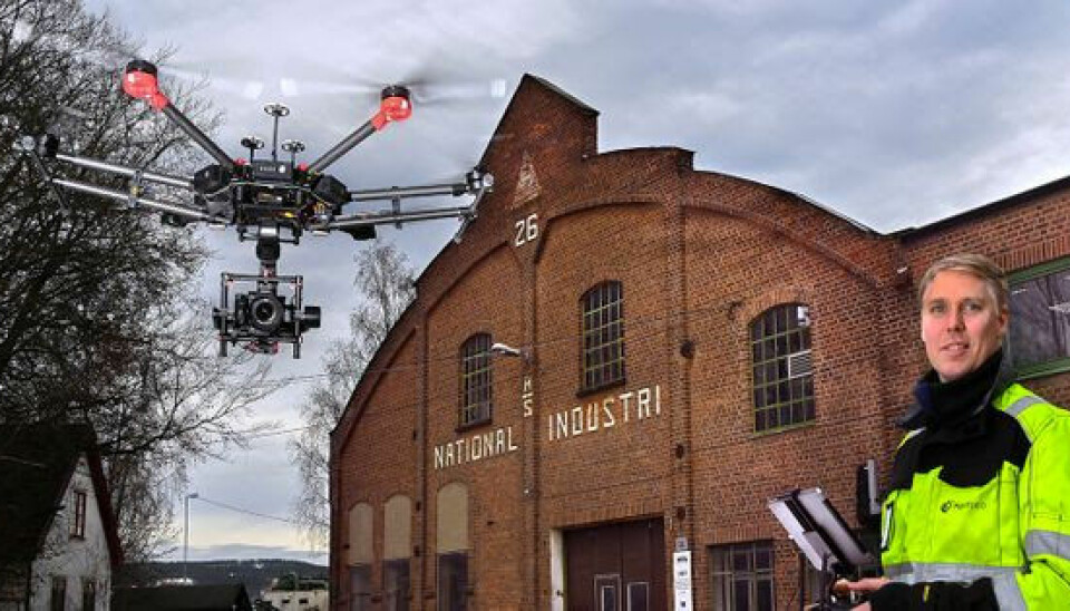 Tomas Fritsvold i Senseloop avbildet med drone under utbyggingen av nye Drammen sykehus