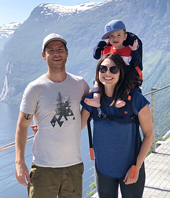 Tarjei Espolin Johnson og familien. Tarjei Espolin Johnson og familien.