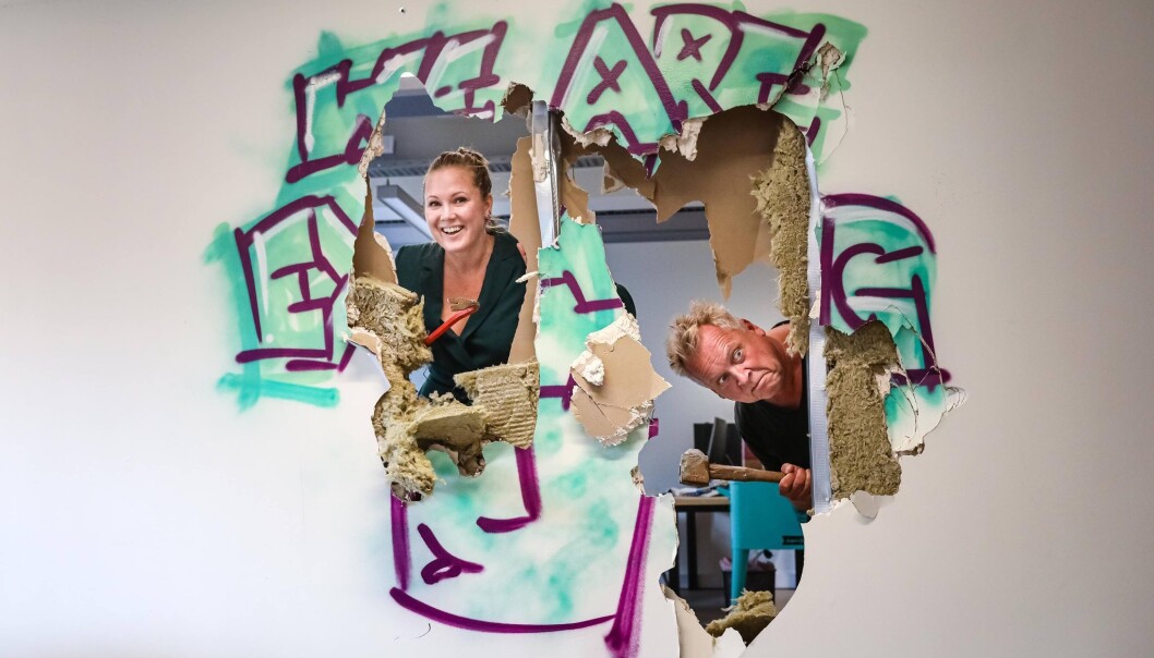 Kimberly Larsen og Lasse Andresen har funnet hverandre både faglig og personlig. Her under en noe uvanlig workshop. Kimberly Larsen og Lasse Andresen har funnet hverandre både faglig og personlig. Her under en noe uvanlig workshop.