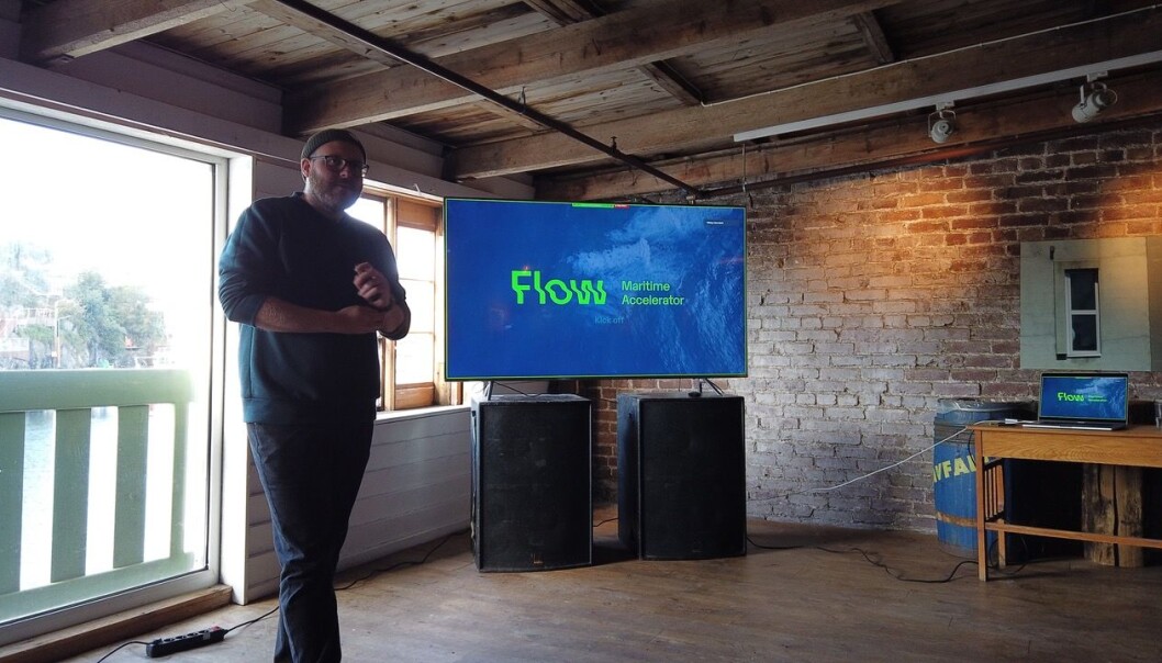 Daglig leder i Flow Accelerator - Hans Henriksen Mark, sikter seg nå mot gründerne med godt ideer innen havvind. Her fra en Flow-presentasjon et tidligere år Daglig leder i Flow Accelerator - Hans Henriksen Mark, sikter seg nå mot gründerne med godt ideer innen havvind. Her fra en Flow-presentasjon et tidligere år