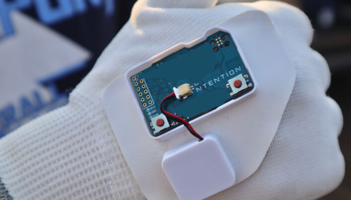 Ntention Astronaut Smart Glove (ASG) sitt "electronics board" er designet av Jostein Lysberg med støtte fra Nordic Semiconductor. Foto: NASA Haughton-Mars Project / Pascal Lee Ntention Astronaut Smart Glove (ASG) sitt "electronics board" er designet av Jostein Lysberg med støtte fra Nordic Semiconductor. Foto: NASA Haughton-Mars Project / Pascal Lee