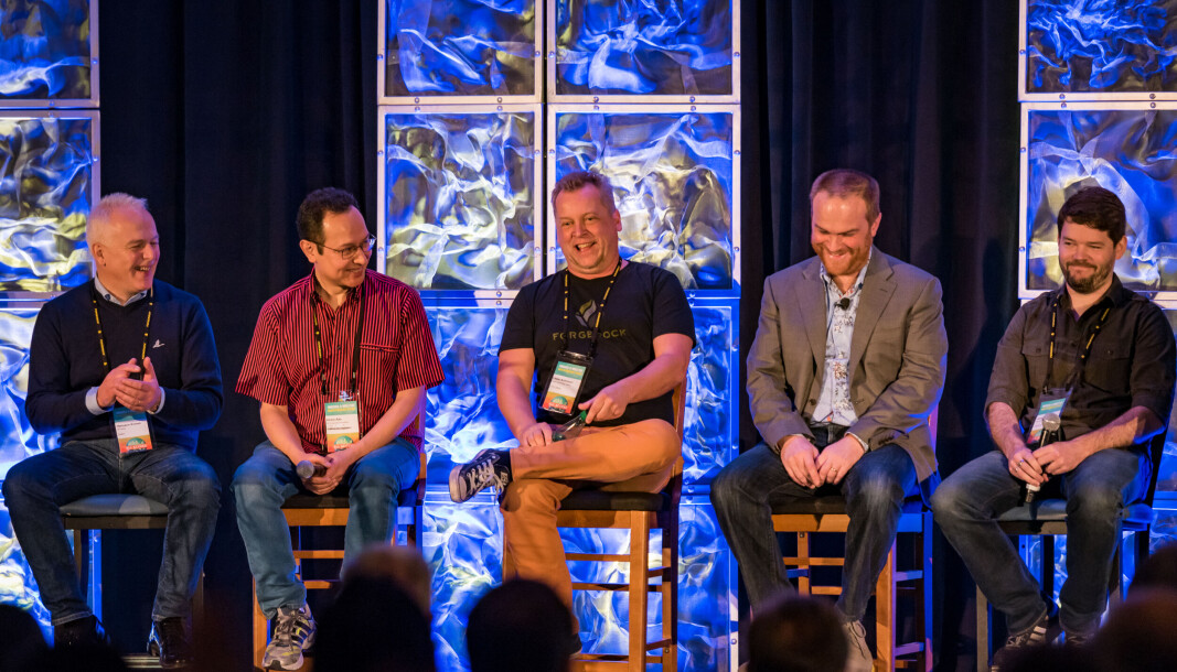 Medgründerne Hermann Svoren (f.v.), Jonathan Scudder, Lasse Andresen, Stephen Ferris og Victor Ake Franco i Forgerock under et event i 2016. Medgründerne Hermann Svoren (f.v.), Jonathan Scudder, Lasse Andresen, Stephen Ferris og Victor Ake Franco i Forgerock under et event i 2016.