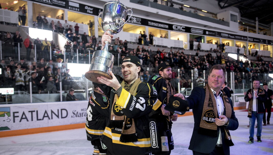 Henrik Medhus etter ishockeykampen mellom Stavanger Oilers og Vålerenga i DNB Arena som endte 5-3. Nå er det en nye seire han sikter mot utenfor isbanen. Henrik Medhus etter ishockeykampen mellom Stavanger Oilers og Vålerenga i DNB Arena som endte 5-3. Nå er det en nye seire han sikter mot utenfor isbanen.