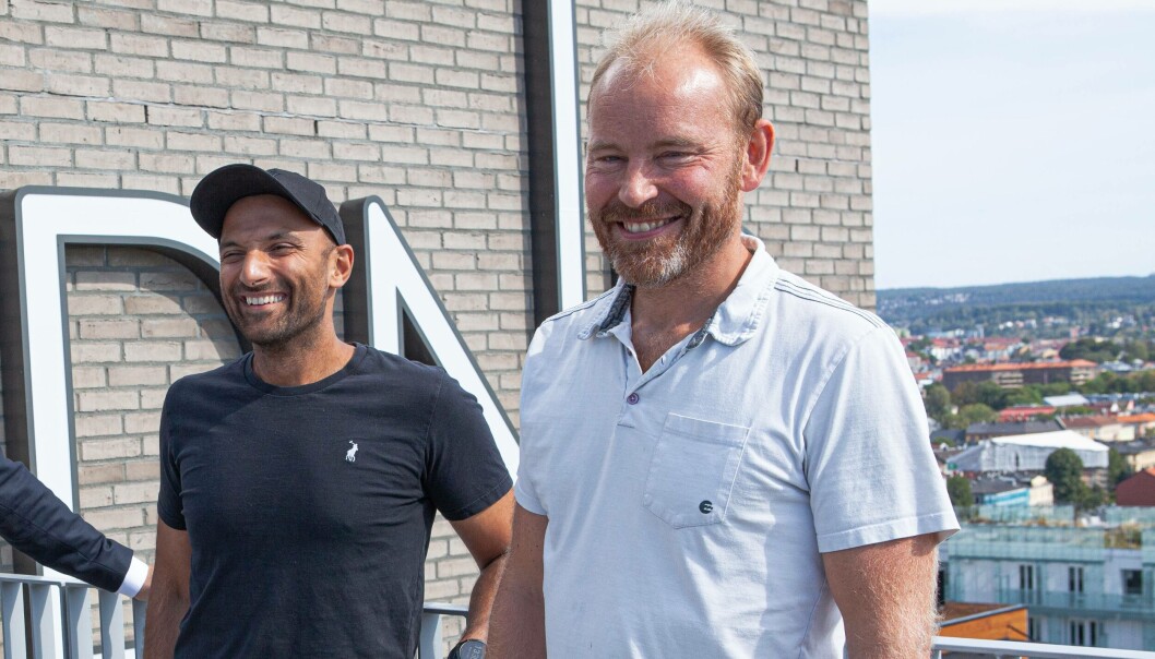 Aprila-sjef Halvor Lande, t.h. gleder seg over at kassekredittsøknadene fra små og mellomstore bedrifter øker kraftig. Her sammen med Aprila-kollega Israr Khan Aprila-sjef Halvor Lande, t.h. gleder seg over at kassekredittsøknadene fra små og mellomstore bedrifter øker kraftig. Her sammen med Aprila-kollega Israr Khan