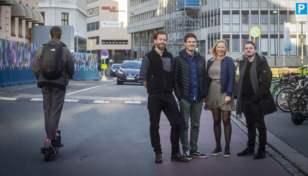 F.v. Johan Høgåsen-Hallesby, Øyvind Sævig og Liisa Anderson er gründerne bak og partnerne i Beta Mobility. Lars Christian Grødem-Olsen (t.h.) er selskapets første ansatte. Alle har bred bransjeerfaring med ny mobilitet. Henrik Hatlebrække (ikke i bildet) er styreleder i Beta Mobility. F.v. Johan Høgåsen-Hallesby, Øyvind Sævig og Liisa Anderson er gründerne bak og partnerne i Beta Mobility. Lars Christian Grødem-Olsen (t.h.) er selskapets første ansatte. Alle har bred bransjeerfaring med ny mobilitet. Henrik Hatlebrække (ikke i bildet) er styreleder i Beta Mobility.
