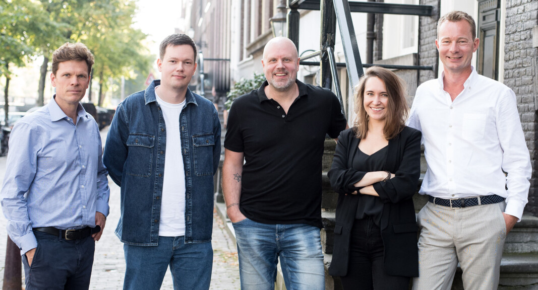 Deler at Servebolt-teamet. F.v. Paul Chater (Senior Advisor), Thomas Audunhus (Head of Product), Remkus de Vries (Head of People), Brandy Handeland (Project Manager), og CEO Erlend Eide, CEO. Deler at Servebolt-teamet. F.v. Paul Chater (Senior Advisor), Thomas Audunhus (Head of Product), Remkus de Vries (Head of People), Brandy Handeland (Project Manager), og CEO Erlend Eide, CEO.
