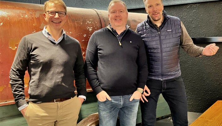 Stavanger-trioen Knut Øvernes, Børge Liavik og Morten Fløisvik forlater toppjobber i Santander Consumer Bank til fordel for Imove. Stavanger-trioen Knut Øvernes, Børge Liavik og Morten Fløisvik forlater toppjobber i Santander Consumer Bank til fordel for Imove.