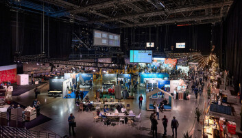Hele gulvet i Oslo Spektrum taes i bruk. I rommene rundt holdes det foredrag hver time Hele gulvet i Oslo Spektrum taes i bruk. I rommene rundt holdes det foredrag hver time