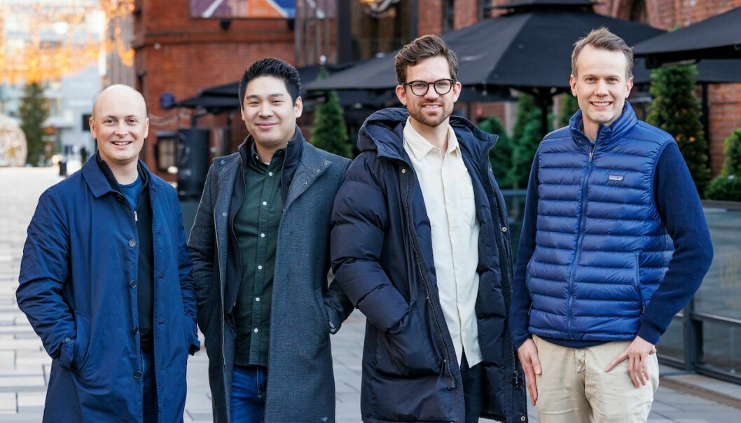Nye partnere: Schibsted Ventures gikk inn som partner og investor i Firi i januar 2022. Fra venstre: Christian Horn Hanssen (Schibsted Ventures), Thuc Hoang (Firi), Marius Blaker Høgevold (Firi) og Mats Staugaard (Schibsted Ventures).