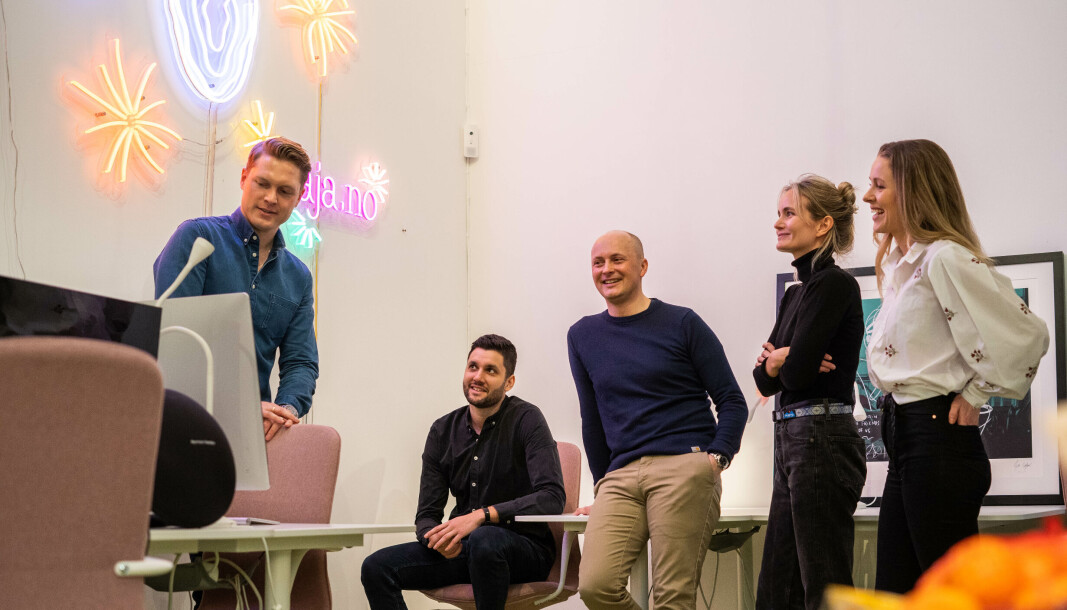 Bak legetjenestene Maja og Hans står selskapet Legevisitt som lege Harald Dobloug (til venstre) startet i 2016. Til høyre står: Andrea Birketvedt (klinikksjef i Maja), Martine H. Flatlie (markedssjef i Maja), Christian Horn Hanssen (investeringsansvarlig i Schibsted Ventures) og Michael Kumar (medgründer i Maja). Bak legetjenestene Maja og Hans står selskapet Legevisitt som lege Harald Dobloug (til venstre) startet i 2016. Til høyre står: Andrea Birketvedt (klinikksjef i Maja), Martine H. Flatlie (markedssjef i Maja), Christian Horn Hanssen (investeringsansvarlig i Schibsted Ventures) og Michael Kumar (medgründer i Maja).