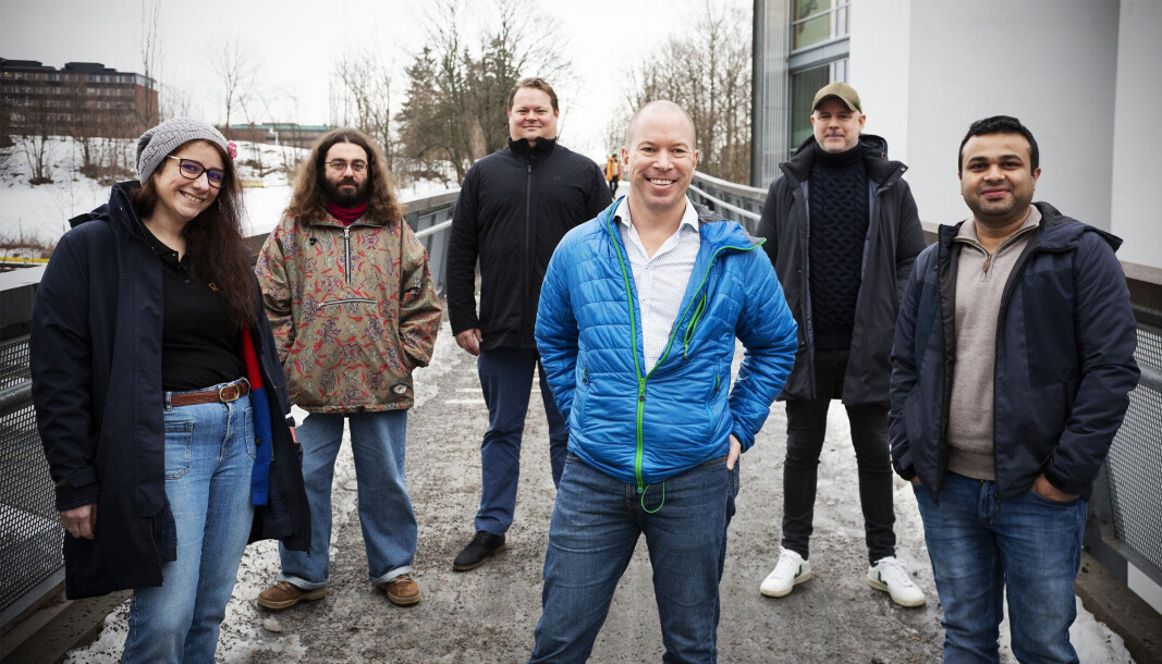 Deler av teamet i AIMS utenfor kontorene i Forskningsparkeen, fra venstre: Alessandra Cagnazzo, Tigran Martirosyan, Morten Ullnæss, Ivar Sagemo, Marius Storsten, Raman Dubey.. Deler av teamet i AIMS utenfor kontorene i Forskningsparkeen, fra venstre: Alessandra Cagnazzo, Tigran Martirosyan, Morten Ullnæss, Ivar Sagemo, Marius Storsten, Raman Dubey..