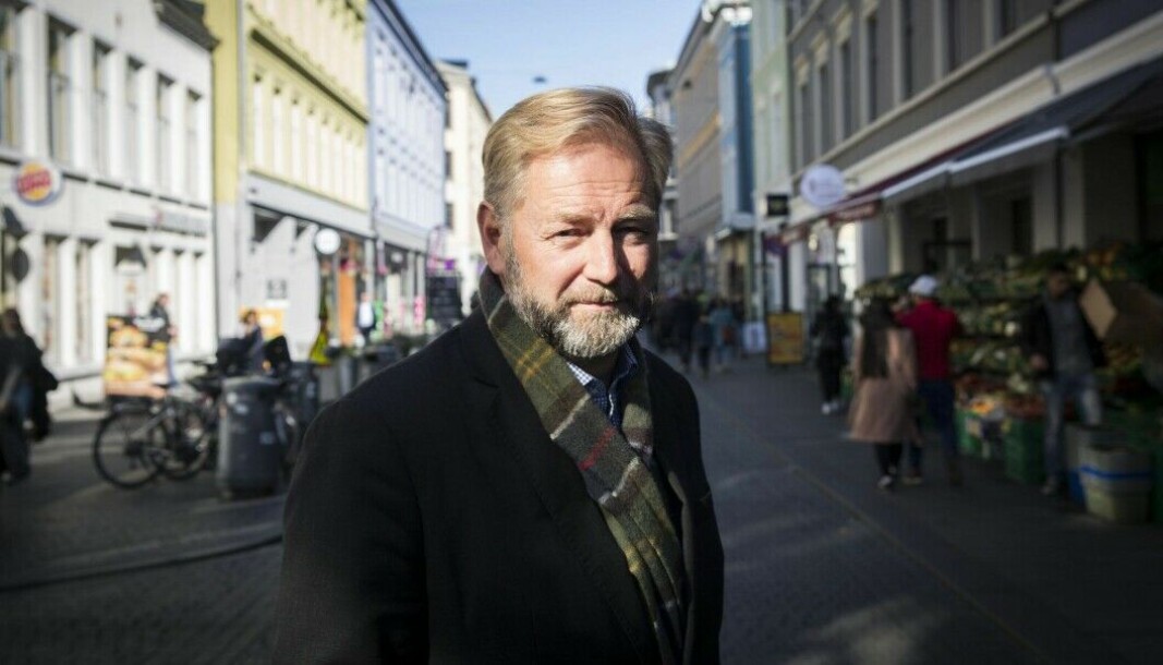 Thomas Falck tror det er en korreksjon, men ser flere skjær i sjøen. Thomas Falck tror det er en korreksjon, men ser flere skjær i sjøen.