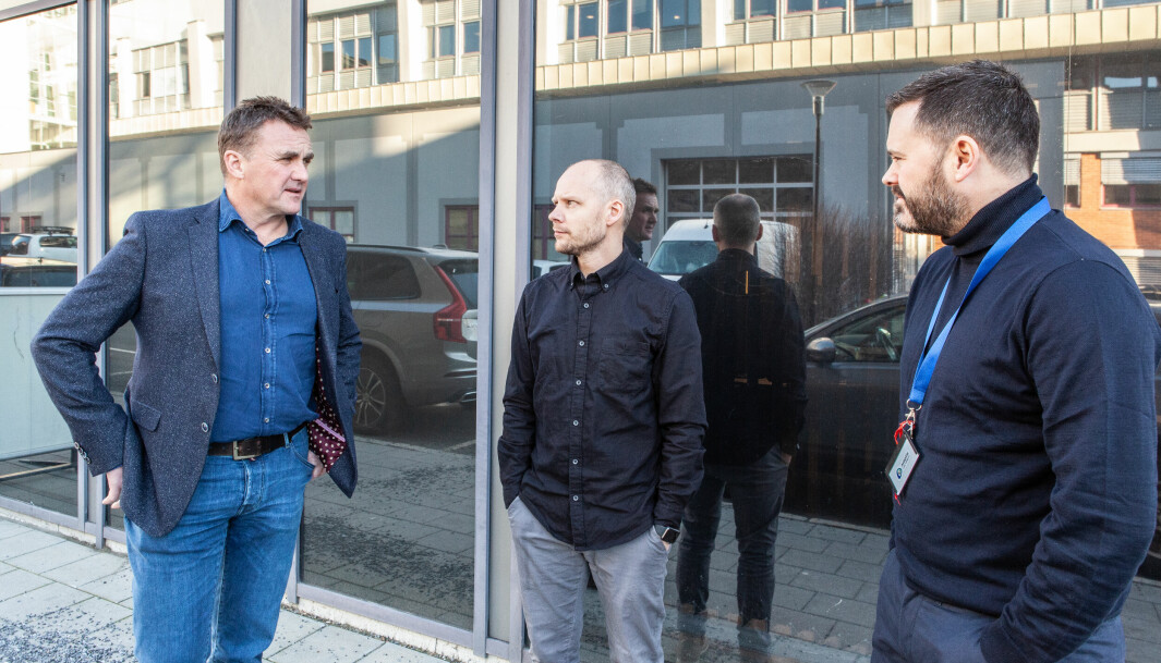 Investor Peter Tang Thomsen t.v. kommer til å ta en aktiv rolle som styreleder i Axeptia, Det liker gründerne Per Nestor Warp og Stian Davidsen.