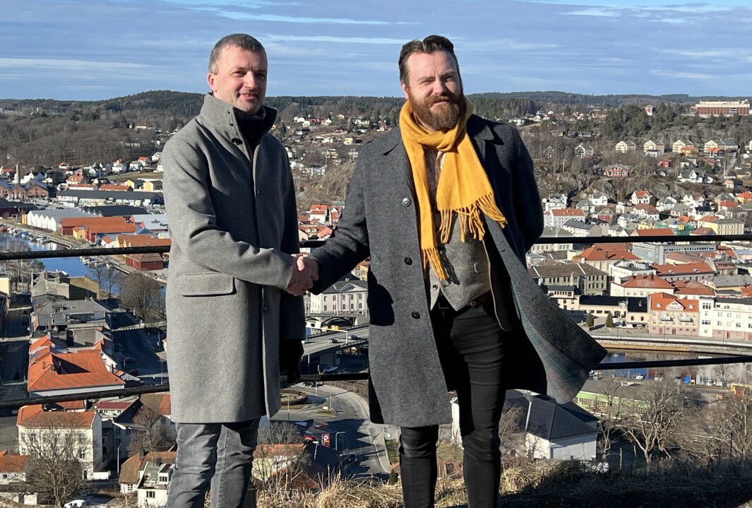NAV-leder Jon-Harald Thorsås (til venstre) og markedsansvarlig Carl-Arne Meyer Melin i Yire, etter at pilotsamarbeidet ble kjent i vinter.