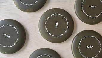 Frisbee laget av plast fra snusbokser. Frisbee laget av plast fra snusbokser.