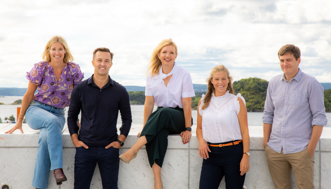Ledelsen i Eyr skalerer opp helsetjenesten sin, og satser for fullt i Sverige. Fra venstre Markeds - og kommunikasjonssjef Maren Synnevåg, gründer Karl Martin Lind, COO Kine Skjervum Karlsen, CEO Camilla Kluge Foss og CTO Thomas Kolstø. Ledelsen i Eyr skalerer opp helsetjenesten sin, og satser for fullt i Sverige. Fra venstre Markeds - og kommunikasjonssjef Maren Synnevåg, gründer Karl Martin Lind, COO Kine Skjervum Karlsen, CEO Camilla Kluge Foss og CTO Thomas Kolstø.
