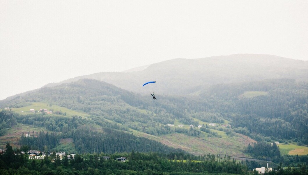 Fallskjermhopping, mest i tandem, var en del av aktivitetene på Voss i 2019. Fallskjermhopping, mest i tandem, var en del av aktivitetene på Voss i 2019.