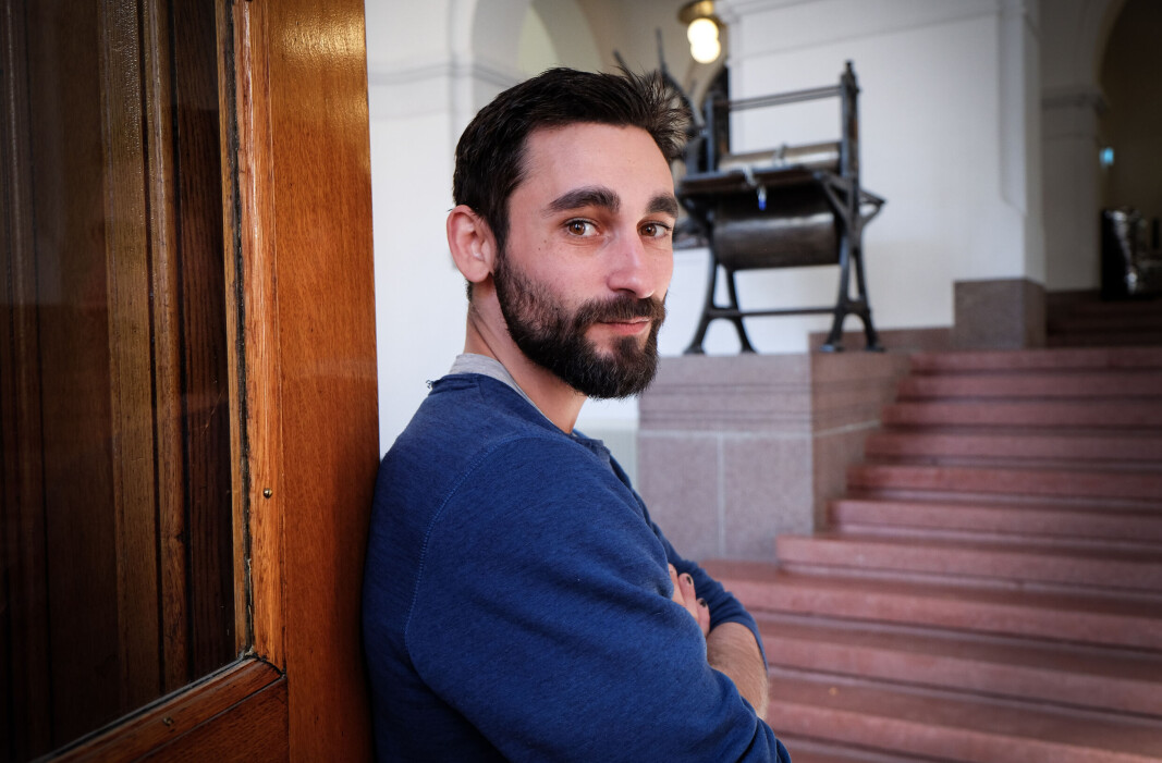 Karim Horsberg var ifølge ham selv en skoletaper og droppet ut av skolen. Sammen med barndomskompisen Adam Haeger etablerte han i fjor Zen Math, en matte-startup som baserer seg lærdommene Horsberg senere fikk, blant annet som mattelærer. Karim Horsberg var ifølge ham selv en skoletaper og droppet ut av skolen. Sammen med barndomskompisen Adam Haeger etablerte han i fjor Zen Math, en matte-startup som baserer seg lærdommene Horsberg senere fikk, blant annet som mattelærer.