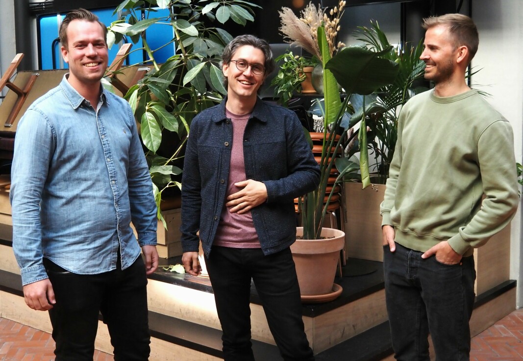 Scales-gründerne Kristian Elset Bø og Kyle Havlicek-McClenahan er enige om å la Anders Mjåset og Mesh ta over virksomheten.