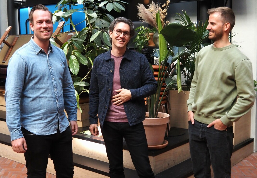 Scales-gründerne Kristian Elset Bø og Kyle Havlicek-McClenahan er enige om å la Anders Mjåset og Mesh ta over virksomheten. Scales-gründerne Kristian Elset Bø og Kyle Havlicek-McClenahan er enige om å la Anders Mjåset og Mesh ta over virksomheten.