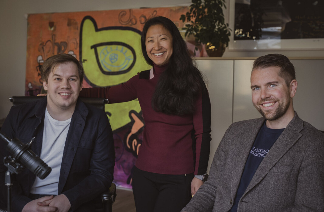Håvar Bjørnseth (t.v.) og Anne Kristine Lund fra Gamefraym slår seg sammen med Simon Sakkestad og Master Blaster. Håvar Bjørnseth (t.v.) og Anne Kristine Lund fra Gamefraym slår seg sammen med Simon Sakkestad og Master Blaster.