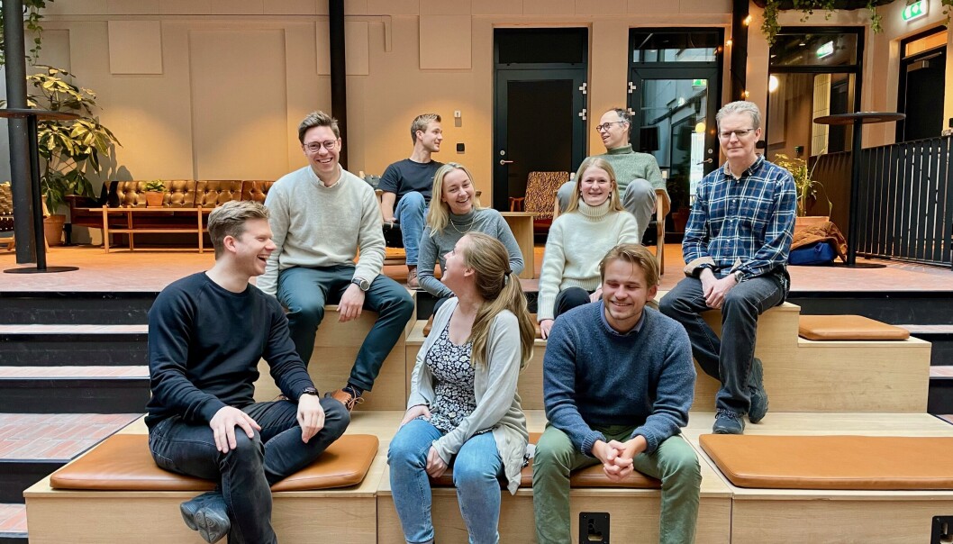 Bakerste rad: Tor Botheim, Knut Hellan Midterste rad: Sondre Malde Pedersen, Tina Narvestad, Monica Breivik, Lars Aurdal Forrest: Fredrik Halmøy Wisløff, Linn Kristin Stokvik, Stig Bergsjø Bakerste rad: Tor Botheim, Knut Hellan Midterste rad: Sondre Malde Pedersen, Tina Narvestad, Monica Breivik, Lars Aurdal Forrest: Fredrik Halmøy Wisløff, Linn Kristin Stokvik, Stig Bergsjø