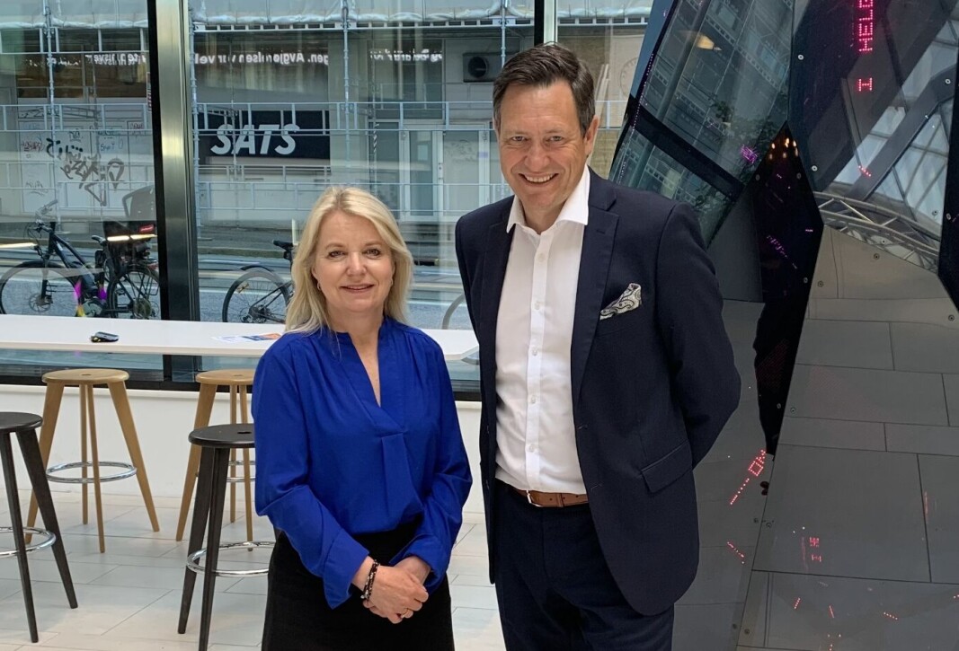 Styreleder i NCE Finance Innovation, Bjørg Marit Eknes, er svært fornøyd med å ha rekruttert Bent Gjendem til rollen som ny klyngeleder etter Atle Sivertsen. Styreleder i NCE Finance Innovation, Bjørg Marit Eknes, er svært fornøyd med å ha rekruttert Bent Gjendem til rollen som ny klyngeleder etter Atle Sivertsen.