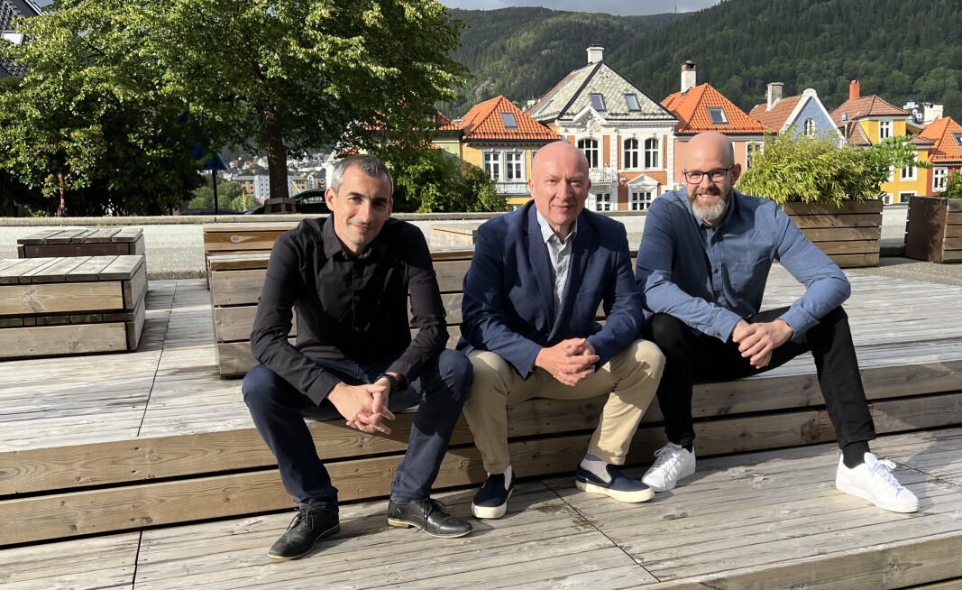 Norsk-finsk union. Svein Ove Kvalsund, daglig leder i Kravia (t.h.) ekspander til Finland. Her sammen med sin CTO, Kevin Caballeros og sjefen i det oppkjøpte selskapet Validius, Joakim Donner, som vil bli sjef for Kravia Finland. Norsk-finsk union. Svein Ove Kvalsund, daglig leder i Kravia (t.h.) ekspander til Finland. Her sammen med sin CTO, Kevin Caballeros og sjefen i det oppkjøpte selskapet Validius, Joakim Donner, som vil bli sjef for Kravia Finland.