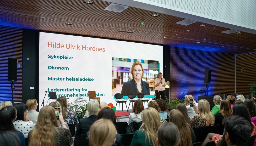 Daglig leder i Dynamon, Hilde Ulvik Hordnes, på scenen under avslutningen av Google Veksthus #WeStart sitt program for kvinnelige gründere i juni.