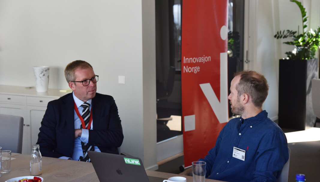 Håkon Haugli, administrerende direktør i Innovasjon Norge, sammen med Konrad Fagertun i Rocket Farm AS, under en presentasjon av rapporten mandag. Håkon Haugli, administrerende direktør i Innovasjon Norge, sammen med Konrad Fagertun i Rocket Farm AS, under en presentasjon av rapporten mandag.