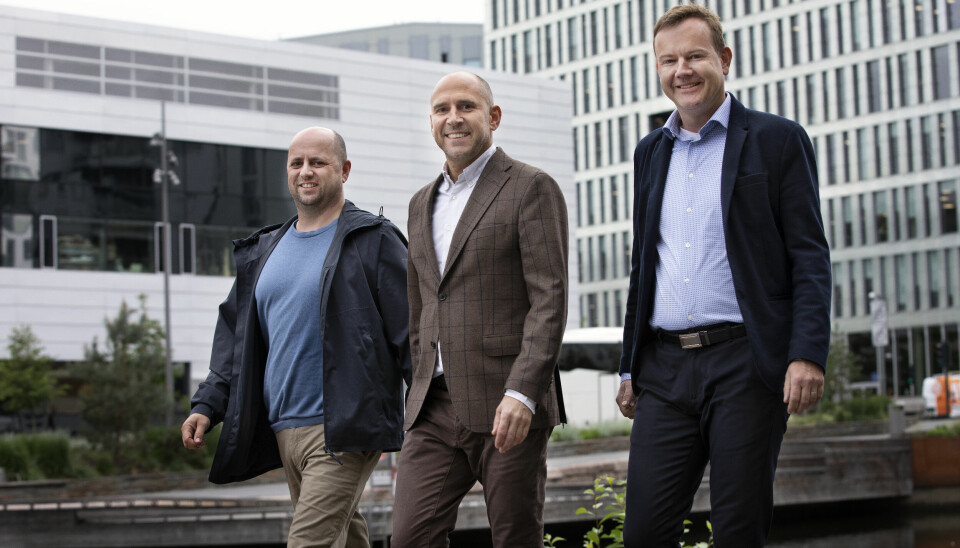 BankID BankAxept-sjef Øyvind Westby Brekke flankert av gründerne i Systor Vest, Anders Bakken, t.v. og Finn Espen Gundersen.