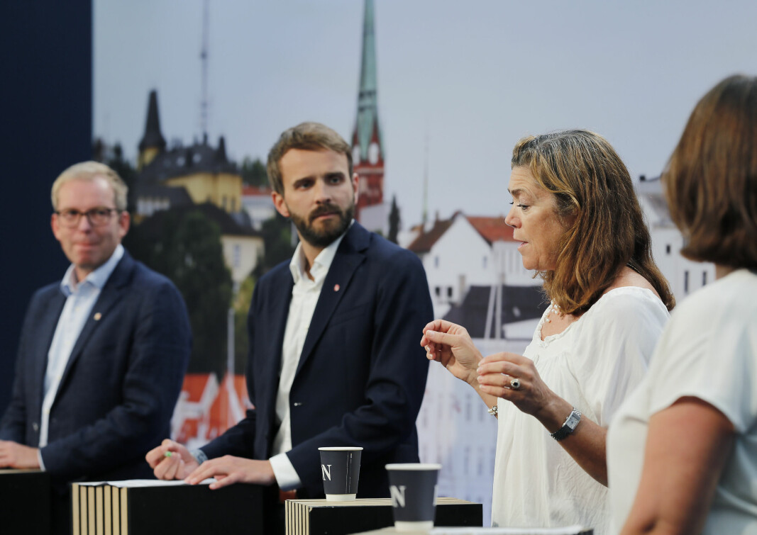 Kristin Skogen Lund sa det hun mente til næringsminister Jan Christian Vestre under en omstillingsdebatt arrangert av Innovasjon Norge under Arendalsuka, her representert med Håkon Haugli (t.v.).
