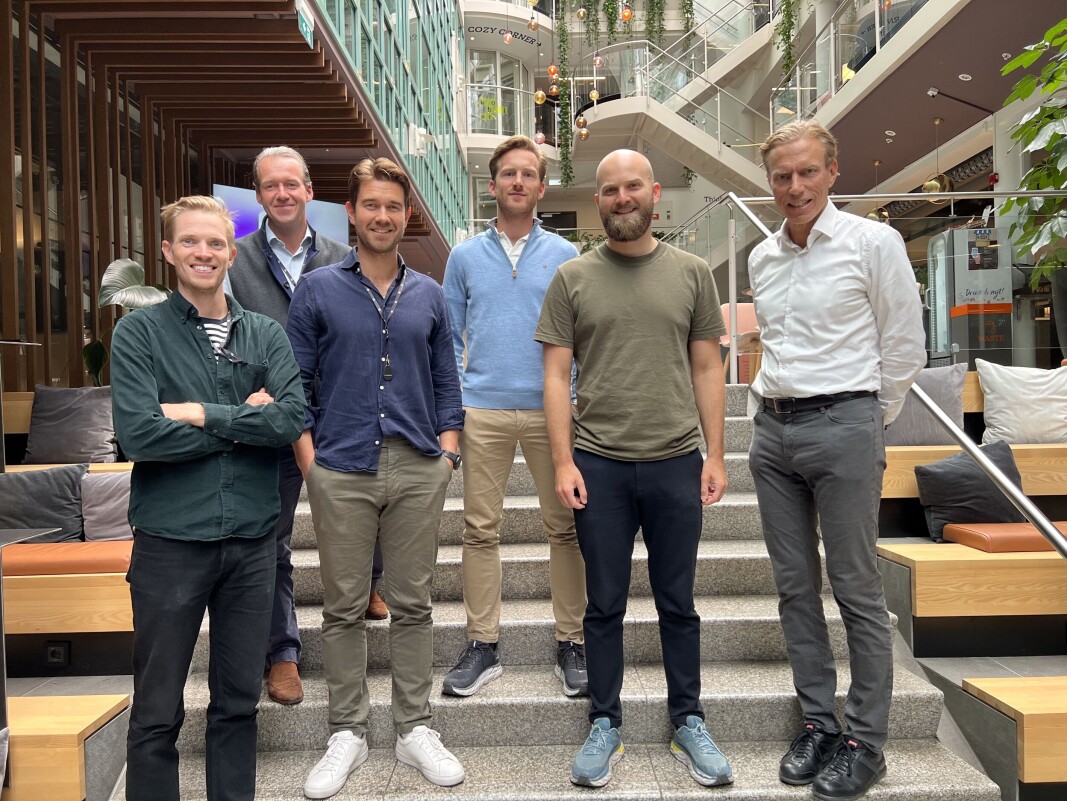Schibsted-ex-topp Rolv Erik Ryssdal (t.h.) investerer i Sunday Power. Med Alexander Rydfjord (CPO, f.v.), Rikard af Ekenstam (CMO), Jonas Ibsen (CEO) Brynildsrud, Adrian Bergem (CFO) og Håkon Trømborg (CTO). Schibsted-ex-topp Rolv Erik Ryssdal (t.h.) investerer i Sunday Power. Med Alexander Rydfjord (CPO, f.v.), Rikard af Ekenstam (CMO), Jonas Ibsen (CEO) Brynildsrud, Adrian Bergem (CFO) og Håkon Trømborg (CTO).