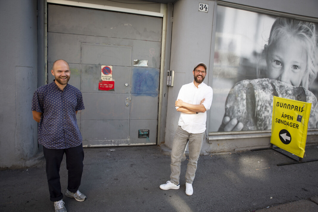 Inngangspartiet til det nye investeringsfondet Sondo ved Bunnpris i Møllergata. Kjetil Holmefjord og Henrik Hatlebrekke kan glede seg over at prisen på oppstartsselskaper har gått motsatt vei av matprisene, og at de vil få langt flere startups for pengene nå enn for ett år siden. Inngangspartiet til det nye investeringsfondet Sondo ved Bunnpris i Møllergata. Kjetil Holmefjord og Henrik Hatlebrekke kan glede seg over at prisen på oppstartsselskaper har gått motsatt vei av matprisene, og at de vil få langt flere startups for pengene nå enn for ett år siden.