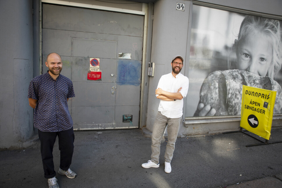 Inngangspartiet til det nye investeringsfondet Sondo ved Bunnpris i Møllergata. Kjetil Holmefjord og Henrik Hatlebrekke kan glede seg over at prisen på oppstartsselskaper har gått motsatt vei av matprisene, og at de vil få langt flere startups for pengene nå enn for ett år siden.