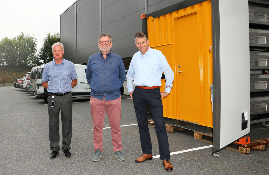 Jarle Gjøsæther (CEO Nordic Batteries), Kai Mikarlsen (daglig leder i Kongsberg Electronics), Svein-Olav Torø (administrerende direktør i Kongsberg Innovasjon) Jarle Gjøsæther (CEO Nordic Batteries), Kai Mikarlsen (daglig leder i Kongsberg Electronics), Svein-Olav Torø (administrerende direktør i Kongsberg Innovasjon)
