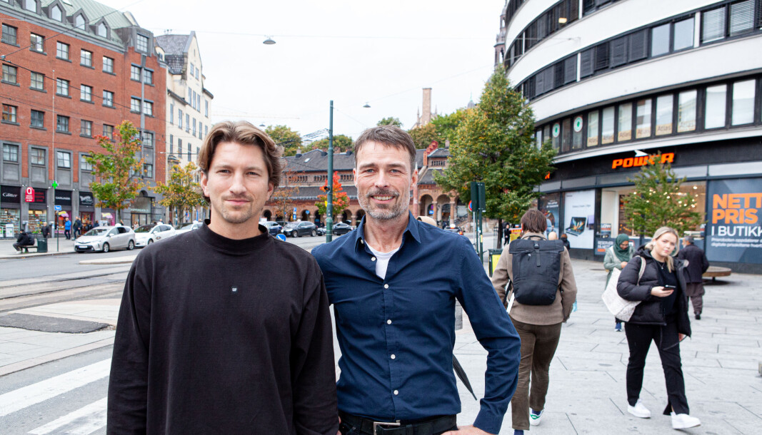 Konsernsjef og gründer i Hedvig, Lucas Carlsén t.v estimerer at cirka 60 prosent av selskapets kunder har spurt etter bilforsikring, I Norge blir den tilgjengelig på nyåret, ifølge Norgessjef Heiki Strengelsrud. Konsernsjef og gründer i Hedvig, Lucas Carlsén t.v estimerer at cirka 60 prosent av selskapets kunder har spurt etter bilforsikring, I Norge blir den tilgjengelig på nyåret, ifølge Norgessjef Heiki Strengelsrud.