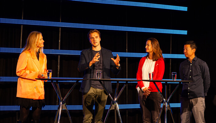 Er det smart for stor og liten å samarbeide? Paneldebatt med fr.v. Jeanette Dyhre Kvisvik fra Villoid, Petter Reistad, Celsia, Christina Wiig fra Startuplab, og Petter Lee-Johannessen fra DNB Er det smart for stor og liten å samarbeide? Paneldebatt med fr.v. Jeanette Dyhre Kvisvik fra Villoid, Petter Reistad, Celsia, Christina Wiig fra Startuplab, og Petter Lee-Johannessen fra DNB