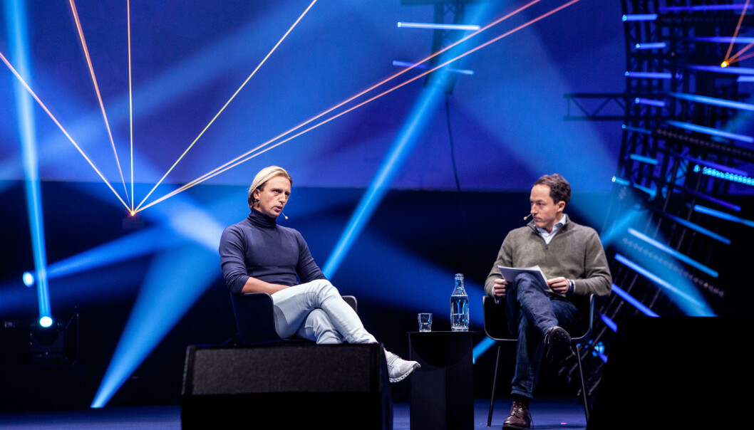 På scenen ble Revolut-sjef Nik Storonsky intervjuet av John Doran i TCV Ventures, som var tidlig ute med å investere i Revolut På scenen ble Revolut-sjef Nik Storonsky intervjuet av John Doran i TCV Ventures, som var tidlig ute med å investere i Revolut