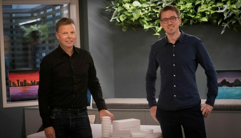 CEO i Airthings, Øyvind Birkenes, og CEO og gründer i Airtight som Airthings kjøpte opp i 2020, Per Magne Helseth.