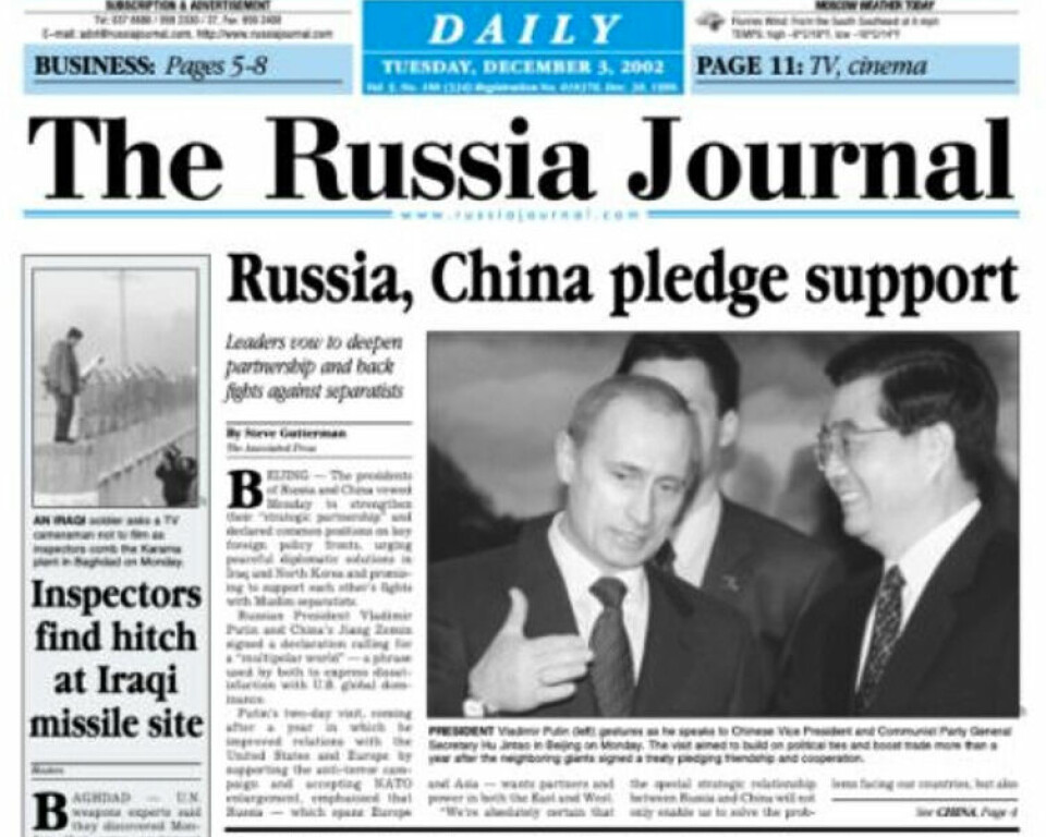Forsiden på ukeavisen The Russia Journal kunne i desember 2002 informere om at Russland og Kina ønsket tettere samarbeid.