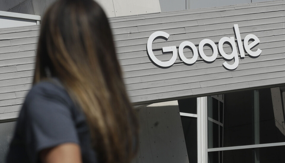 AI-nestor Geoffrey Hinton dropper Google - og advarer mot AI.