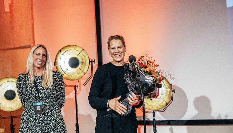 Børrea Schau-Larsen (til høyre) og Vilda vant i Bergen. Her sammen med Maria Hanedalen Bøthun fra juryen.