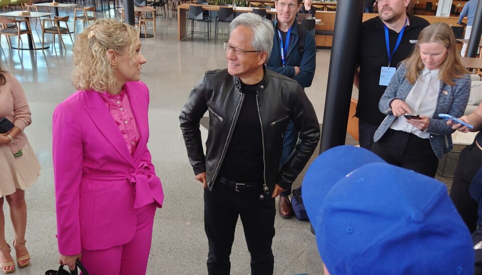 Kinesiske teknologiselskaper har ikke tilgang til de mest avanserte databrikkene fra blant annet Nvidia, skriver DN. Her Nvidia-gründer Jensen Huang og digitaliseringsminister Karianne Tung.