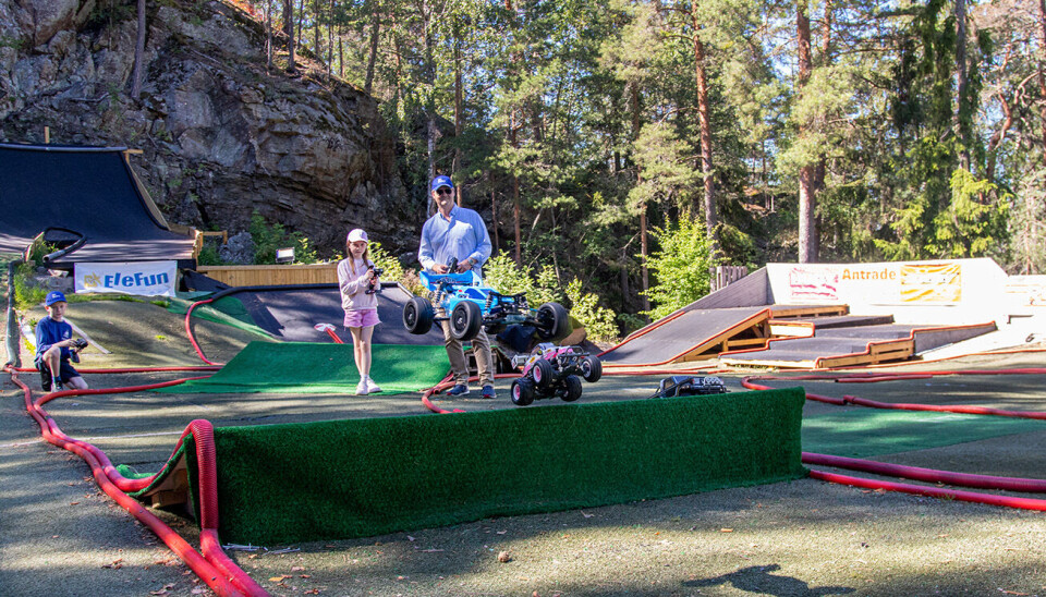 Race: Ingar og ungene prøver å dra til modellbilklubben så ofte de kan. Gründerhobbyer