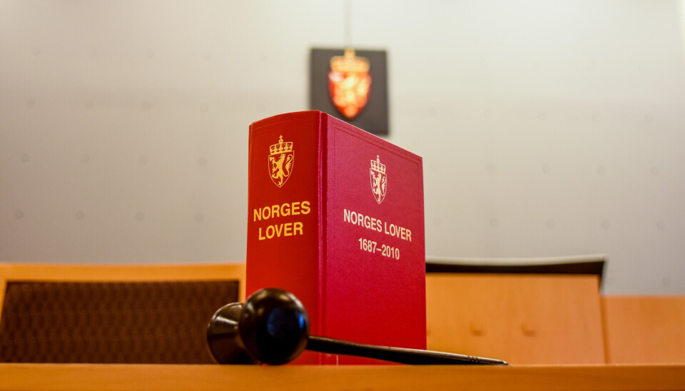 Lovdata, som blant annet er kjent for de røde lovbøkene i rettssaler og advokatkontorer, har tidligere vært restriktive med å gi tilgang til sine digitale data, ifølge Finansavisen.