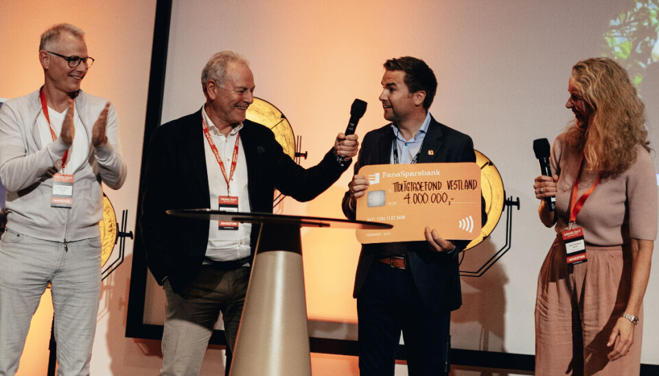 Mer til fondet: Investor Johan Odvar Odfjell (fra venstre), investor Dag Skansen, bankdirektør Pål K. Haugetun i Fana Sparebank og styreleder Gøril Selvik i Tidligfase Vestland Management AS.