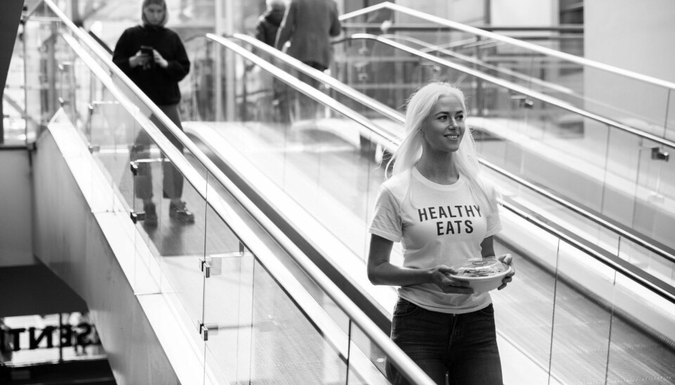 Vilde Regine Tellnes etablerte Healthy Eats sammen med Arve Førland Eide i 2020. Selskapet bak et kantineskap med sunn mat, var til stede på 50 lokasjoner, men klarte ikke å hente tilstrekkelig kapital - og måtte mandag legge ned driften. De hadde til det siste fem ansatte.